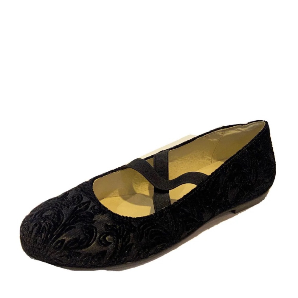 NEW Naturino black velvet ballet flats 34